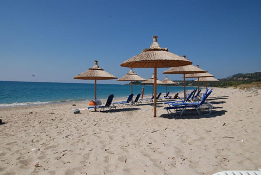 Nepheli Hotel Kastrosikia Exterior photo