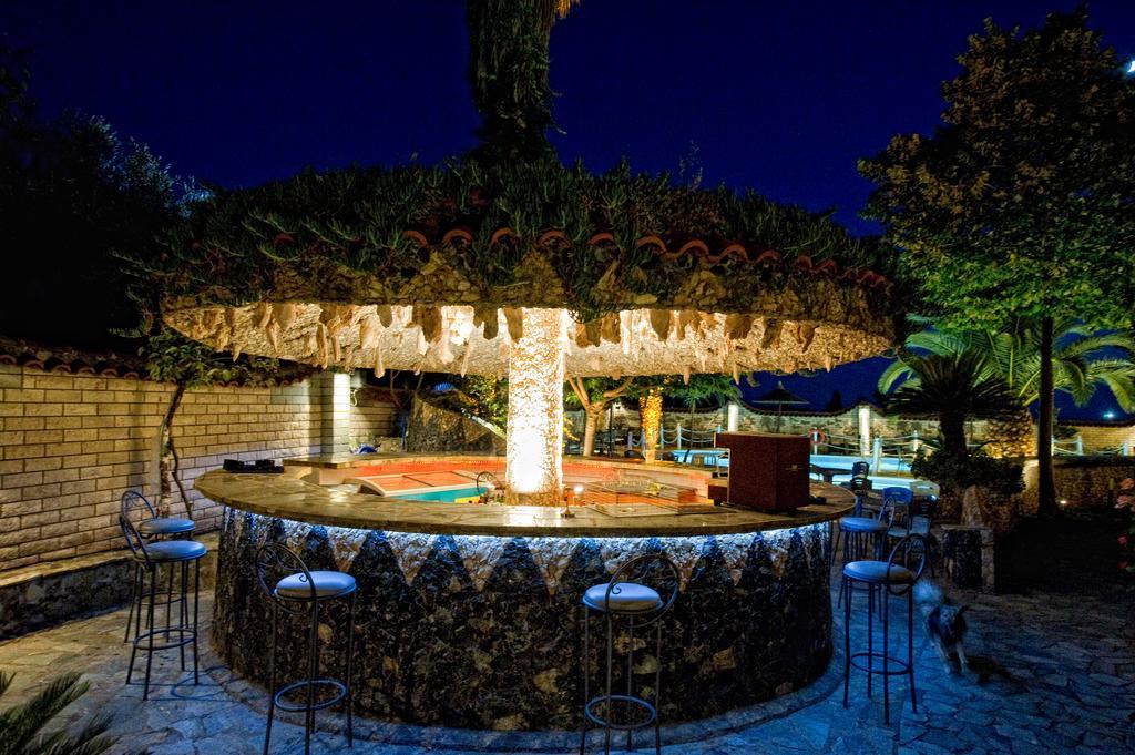 Nepheli Hotel Kastrosikia Exterior photo