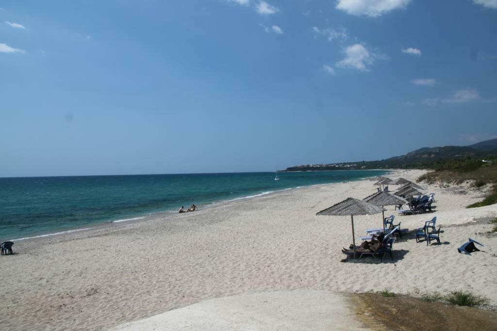 Nepheli Hotel Kastrosikia Exterior photo